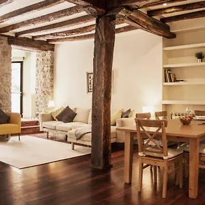  Apartment Central, Spacious And Authentic Family Spain